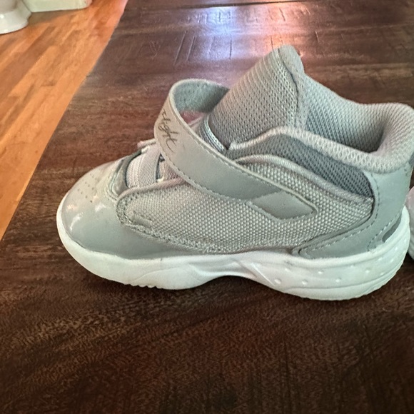 Jordan Flight - Picture 6 of 9